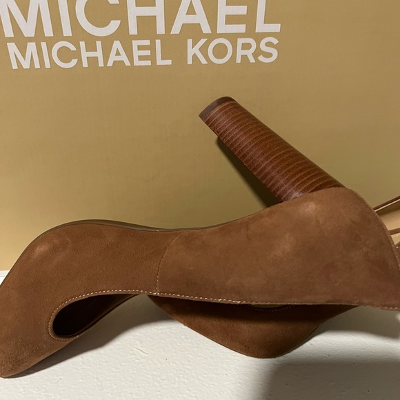 Michael Kors Suede heels! - Picture 3 of 9
